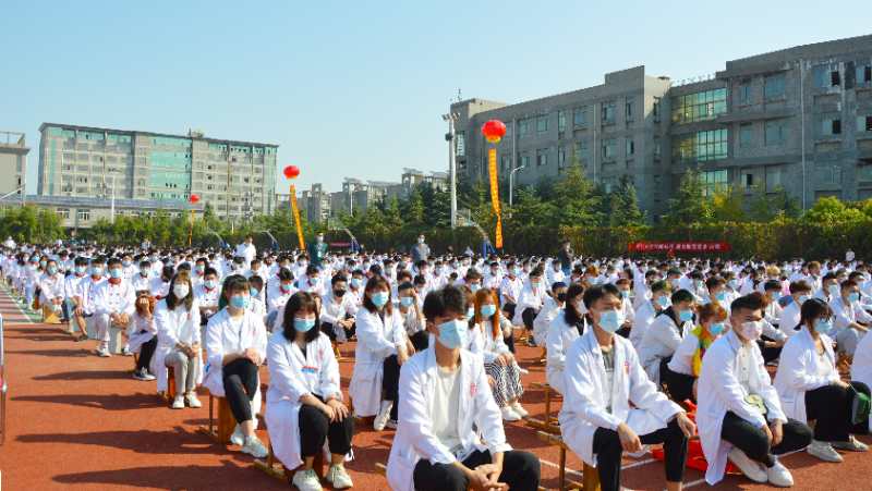 湘西43名贫困生赴蓝翔技师学院免费学习